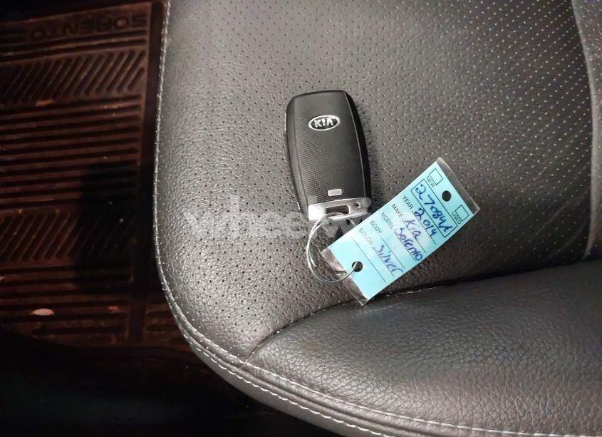 Photo 11 of 2014 Kia Sorento EX V6 (VIN 5XYKU4A71EG435384)