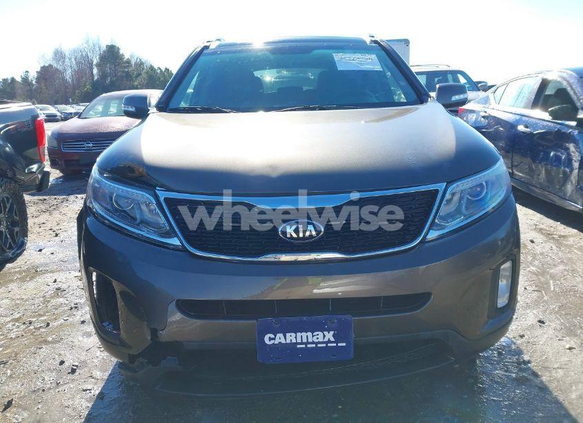 Photo 12 of 2014 Kia Sorento EX V6 (VIN 5XYKU4A71EG497819)