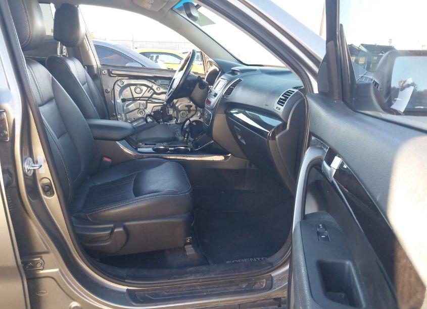 Photo 4 of 2014 Kia Sorento EX V6 (VIN 5XYKU4A71EG513713)