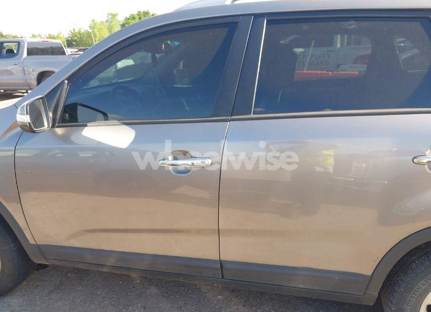 Photo 14 of 2015 Kia Sorento EX V6 (VIN 5XYKU4A71FG631875)