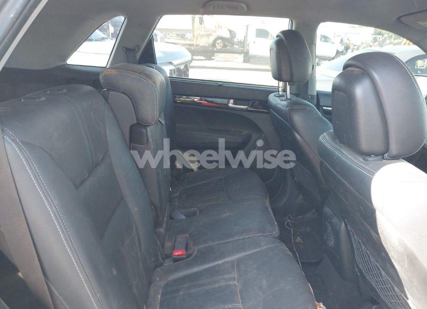 Photo 8 of 2015 Kia Sorento EX V6 (VIN 5XYKU4A71FG631875)