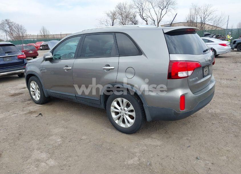Photo 3 of 2014 Kia Sorento EX V6 (VIN 5XYKU4A72EG431957)