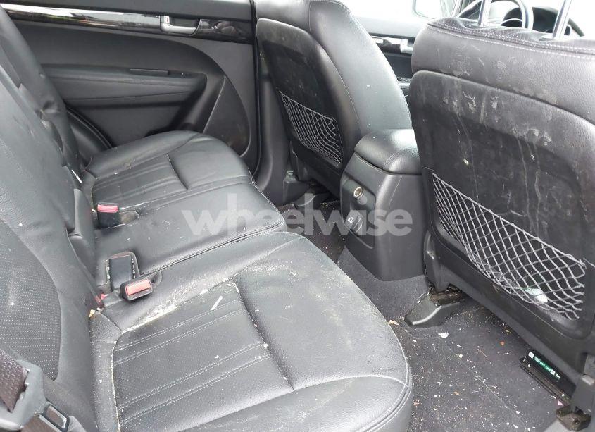Photo 8 of 2014 Kia Sorento EX V6 (VIN 5XYKU4A72EG431957)