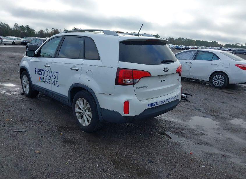 Photo 3 of 2015 Kia Sorento EX V6 (VIN 5XYKU4A72FG563635)