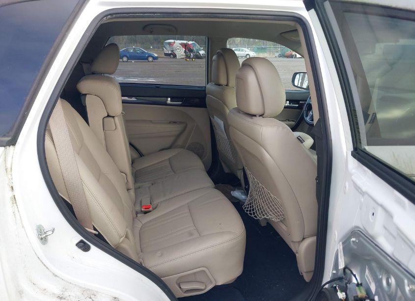 Photo 8 of 2015 Kia Sorento EX V6 (VIN 5XYKU4A72FG563635)