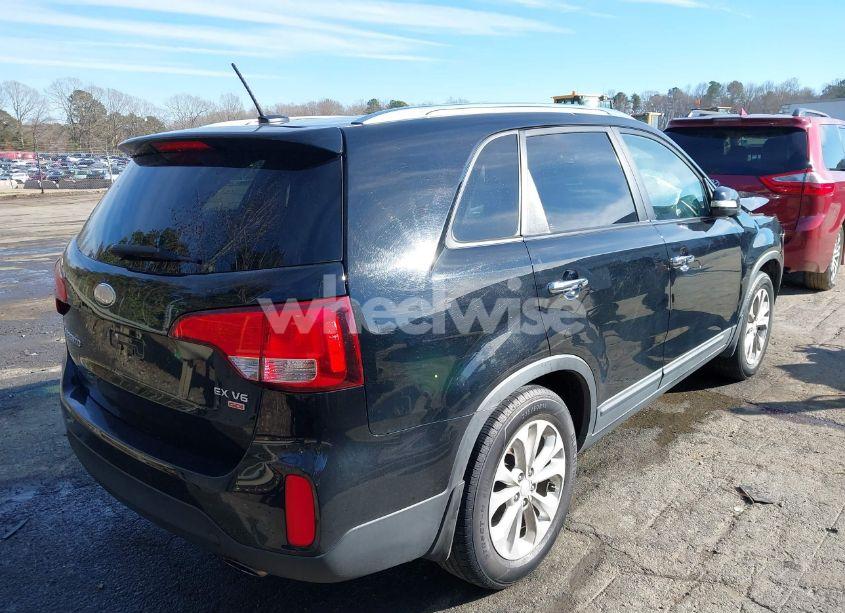 Photo 4 of 2014 Kia Sorento EX V6 (VIN 5XYKU4A73EG468693)