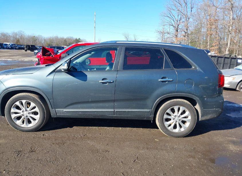 Photo 14 of 2014 Kia Sorento EX V6 (VIN 5XYKU4A74EG523099)