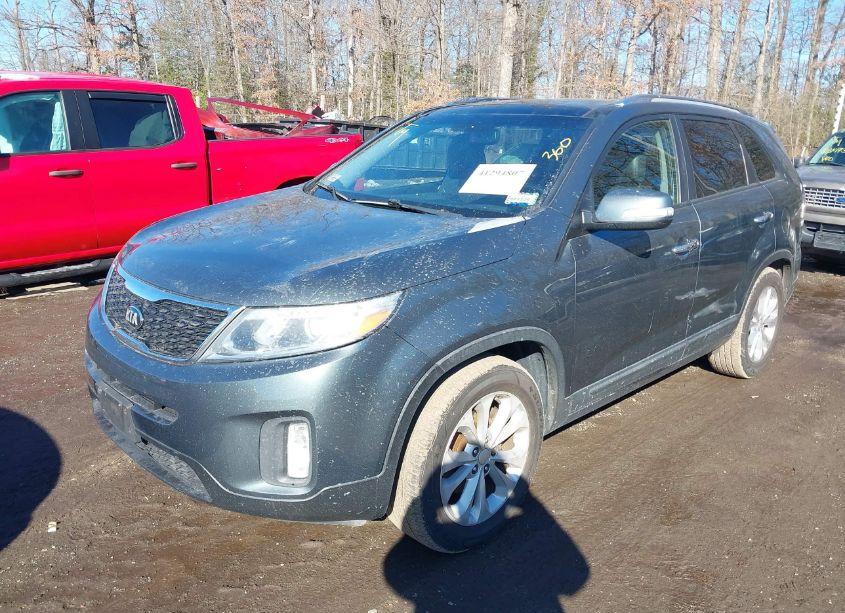 Photo 2 of 2014 Kia Sorento EX V6 (VIN 5XYKU4A74EG523099)