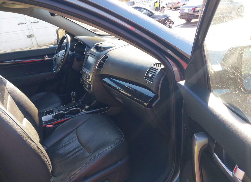 Photo 5 of 2014 Kia Sorento EX V6 (VIN 5XYKU4A74EG523099)