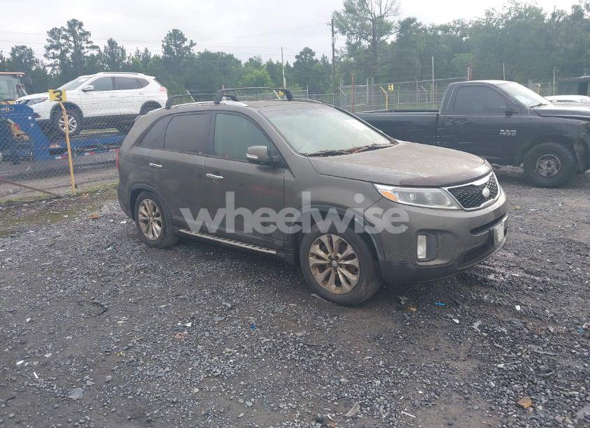 2015 Kia Sorento EX V6 (VIN 5XYKU4A75FG585533) main photo