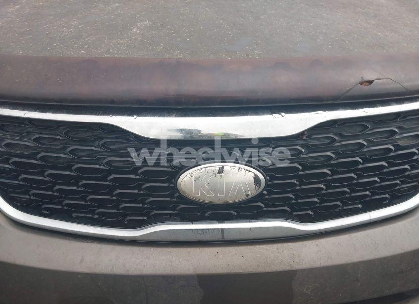 Photo 6 of 2015 Kia Sorento EX V6 (VIN 5XYKU4A75FG585533)