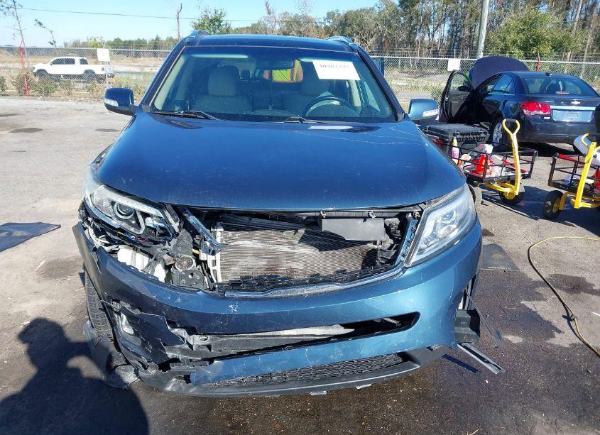 Photo 12 of 2015 Kia Sorento EX V6 (VIN 5XYKU4A75FG587492)