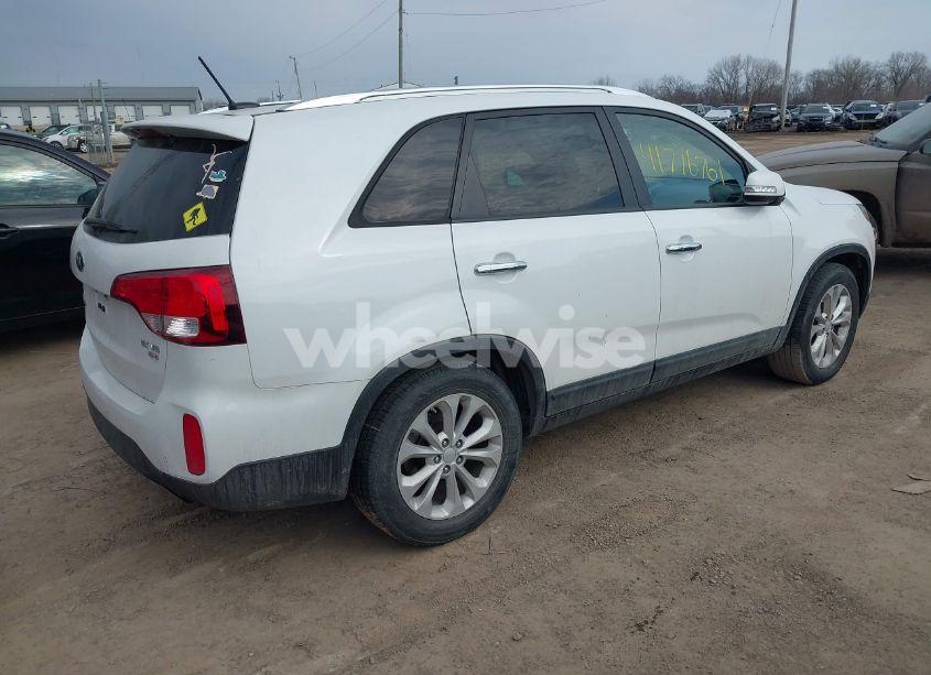 Photo 4 of 2014 Kia Sorento EX V6 (VIN 5XYKU4A76EG533598)