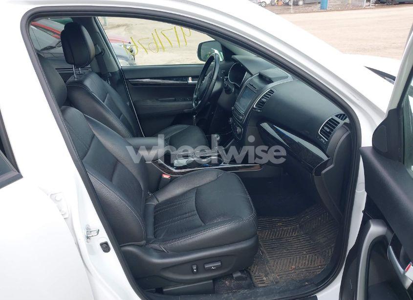 Photo 5 of 2014 Kia Sorento EX V6 (VIN 5XYKU4A76EG533598)