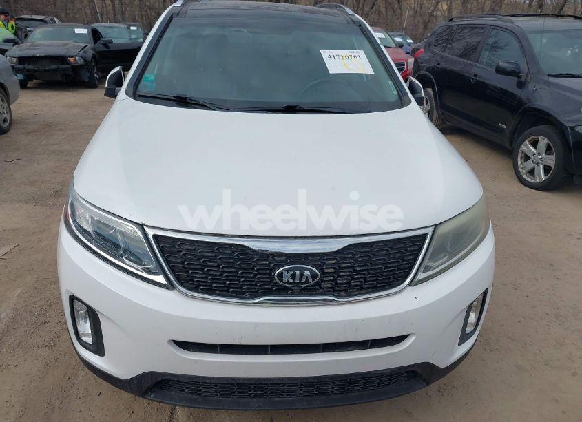Photo 6 of 2014 Kia Sorento EX V6 (VIN 5XYKU4A76EG533598)