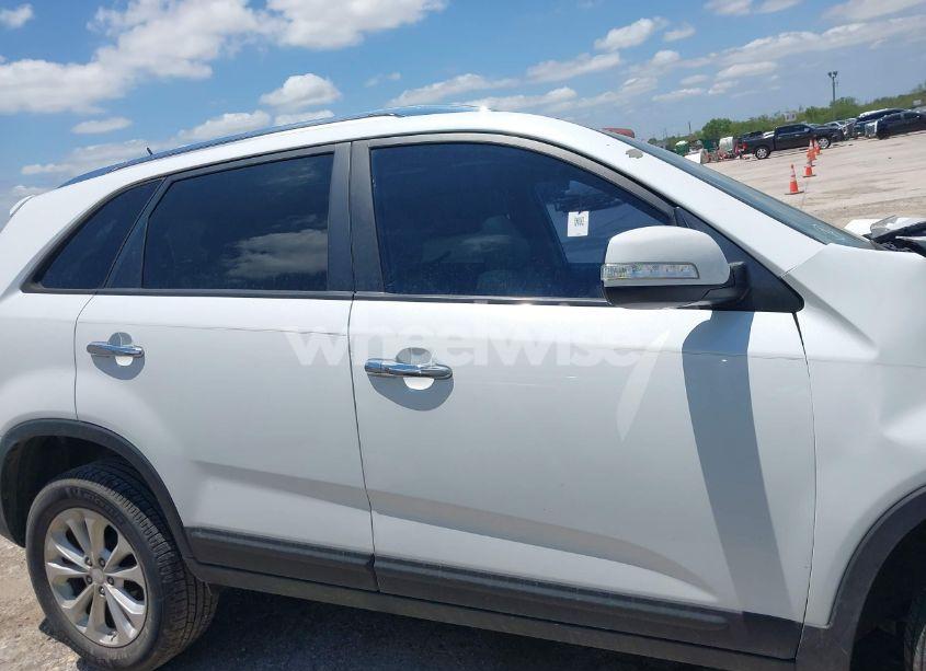 Photo 14 of 2015 Kia Sorento EX V6 (VIN 5XYKU4A77FG648311)