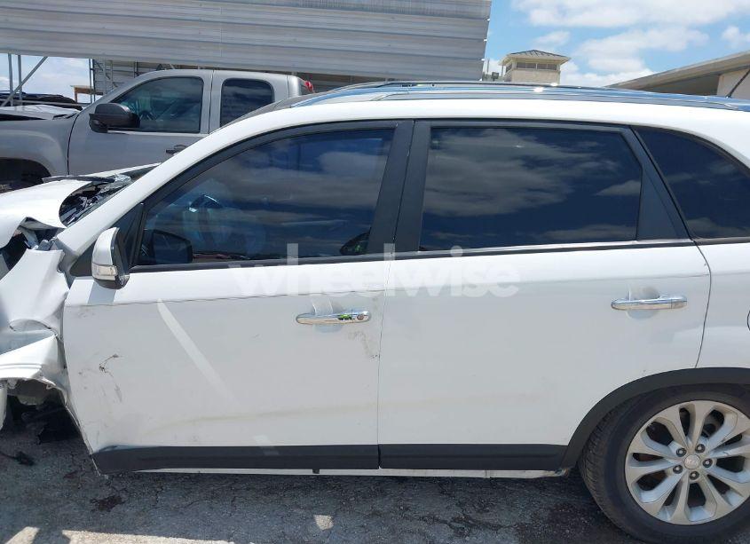 Photo 15 of 2015 Kia Sorento EX V6 (VIN 5XYKU4A77FG648311)