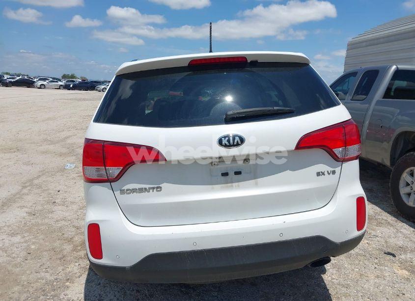 Photo 17 of 2015 Kia Sorento EX V6 (VIN 5XYKU4A77FG648311)