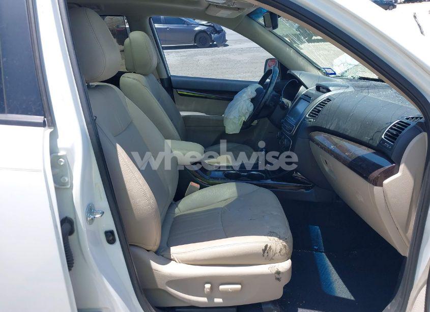 Photo 5 of 2015 Kia Sorento EX V6 (VIN 5XYKU4A77FG648311)