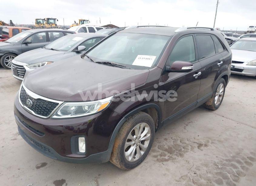 Photo 2 of 2014 Kia Sorento EX V6 (VIN 5XYKU4A78EG480175)