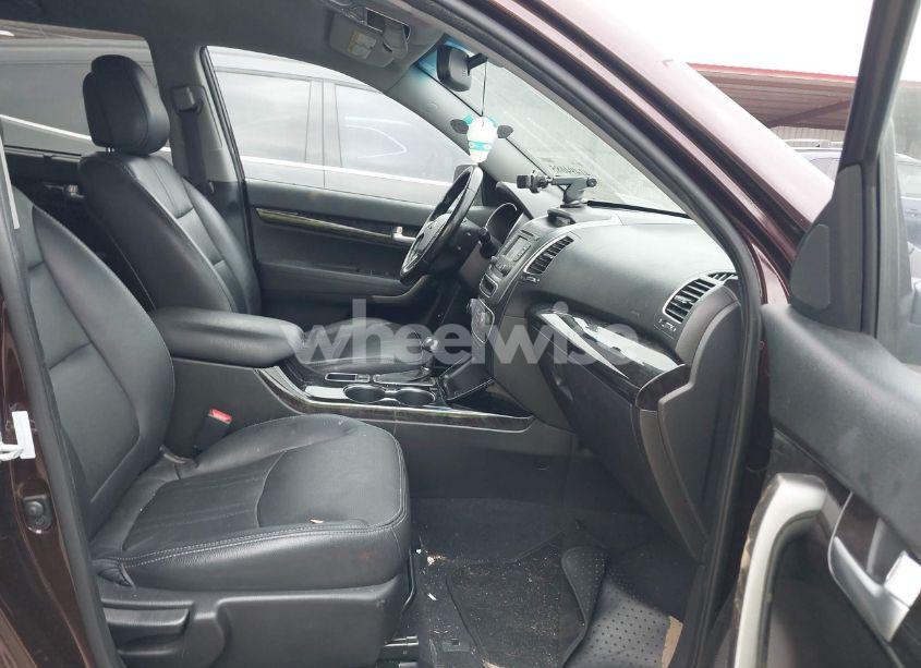 Photo 5 of 2014 Kia Sorento EX V6 (VIN 5XYKU4A78EG480175)