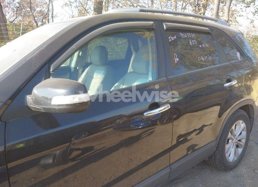 Photo 14 of 2014 Kia Sorento EX V6 (VIN 5XYKU4A78EG490852)