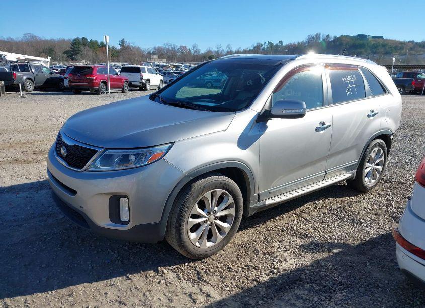 Photo 2 of 2014 Kia Sorento EX V6 (VIN 5XYKU4A78EG512588)
