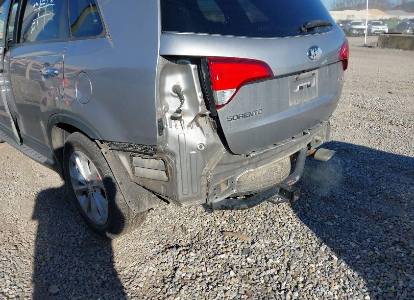 Photo 6 of 2014 Kia Sorento EX V6 (VIN 5XYKU4A78EG512588)