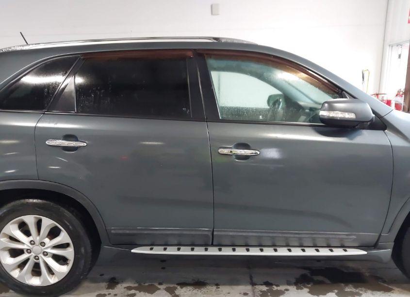 Photo 13 of 2014 Kia Sorento EX V6 (VIN 5XYKU4A79EG474756)