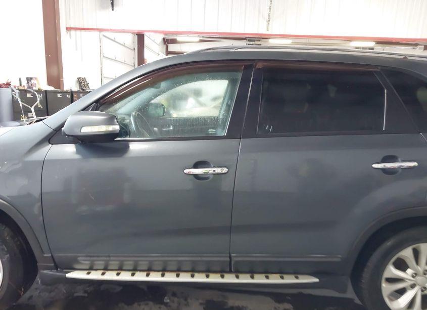 Photo 14 of 2014 Kia Sorento EX V6 (VIN 5XYKU4A79EG474756)