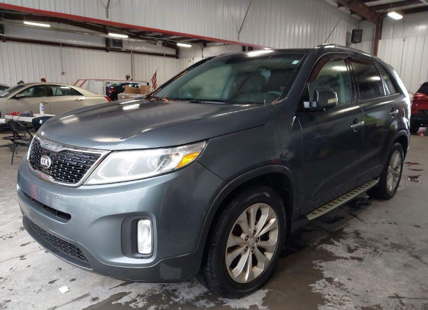 Photo 2 of 2014 Kia Sorento EX V6 (VIN 5XYKU4A79EG474756)