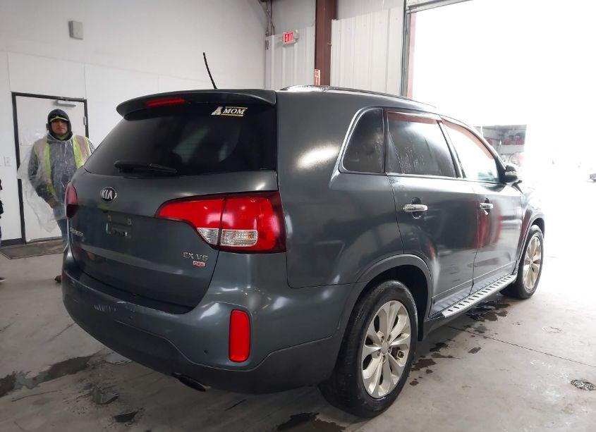 Photo 4 of 2014 Kia Sorento EX V6 (VIN 5XYKU4A79EG474756)
