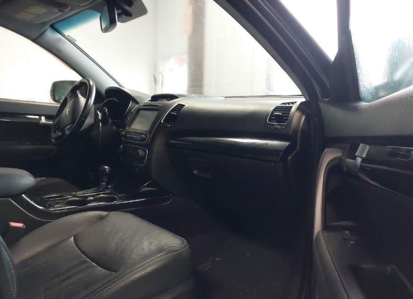 Photo 5 of 2014 Kia Sorento EX V6 (VIN 5XYKU4A79EG474756)