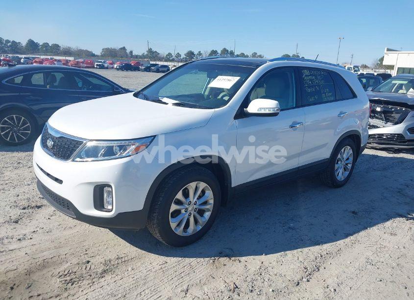Photo 2 of 2014 Kia Sorento EX V6 (VIN 5XYKU4A7XEG429616)