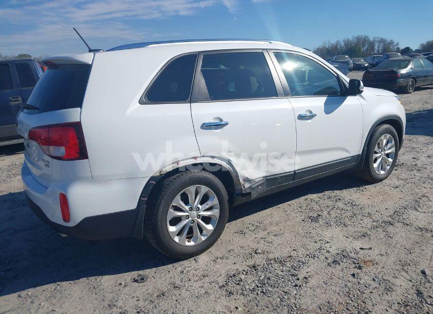 Photo 4 of 2014 Kia Sorento EX V6 (VIN 5XYKU4A7XEG429616)