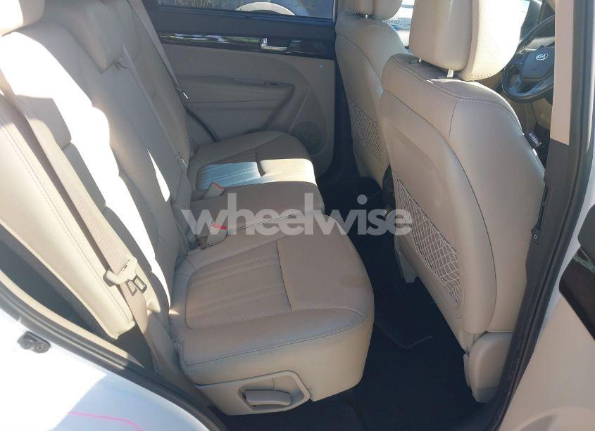 Photo 8 of 2014 Kia Sorento EX V6 (VIN 5XYKU4A7XEG429616)