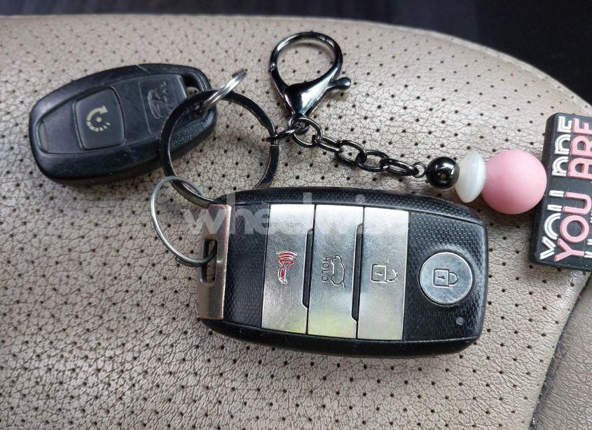 Photo 11 of 2014 Kia Sorento EX V6 (VIN 5XYKU4A7XEG470294)