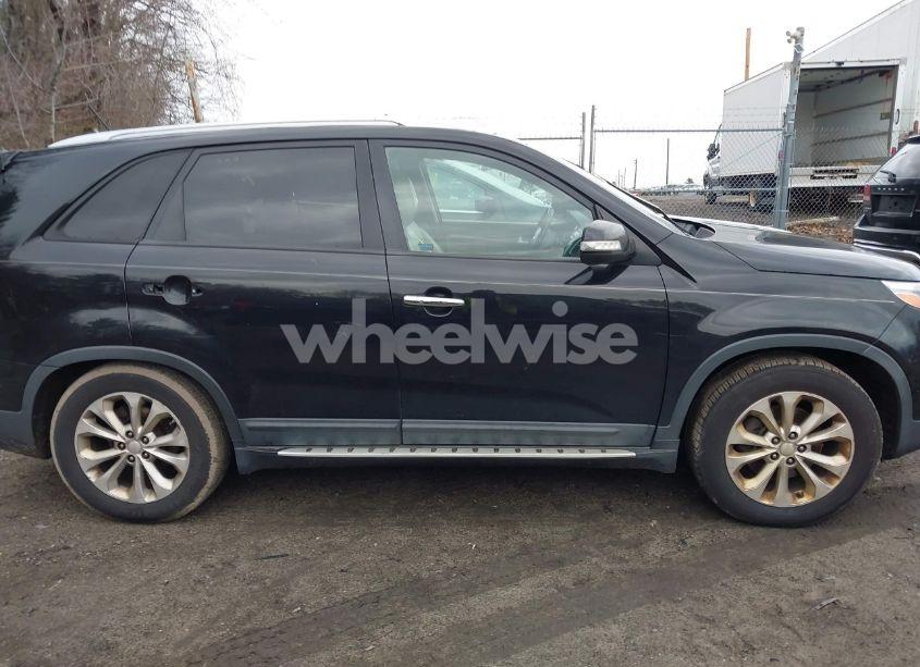 Photo 14 of 2014 Kia Sorento EX V6 (VIN 5XYKU4A7XEG470294)