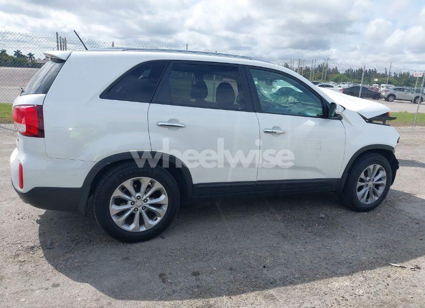 Photo 13 of 2014 Kia Sorento EX V6 (VIN 5XYKU4A7XEG480338)
