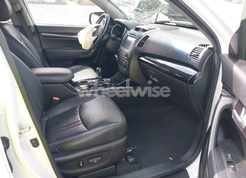 Photo 5 of 2014 Kia Sorento EX V6 (VIN 5XYKU4A7XEG480338)