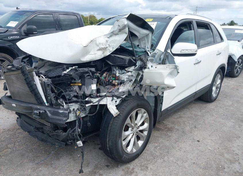 Photo 6 of 2014 Kia Sorento EX V6 (VIN 5XYKU4A7XEG480338)