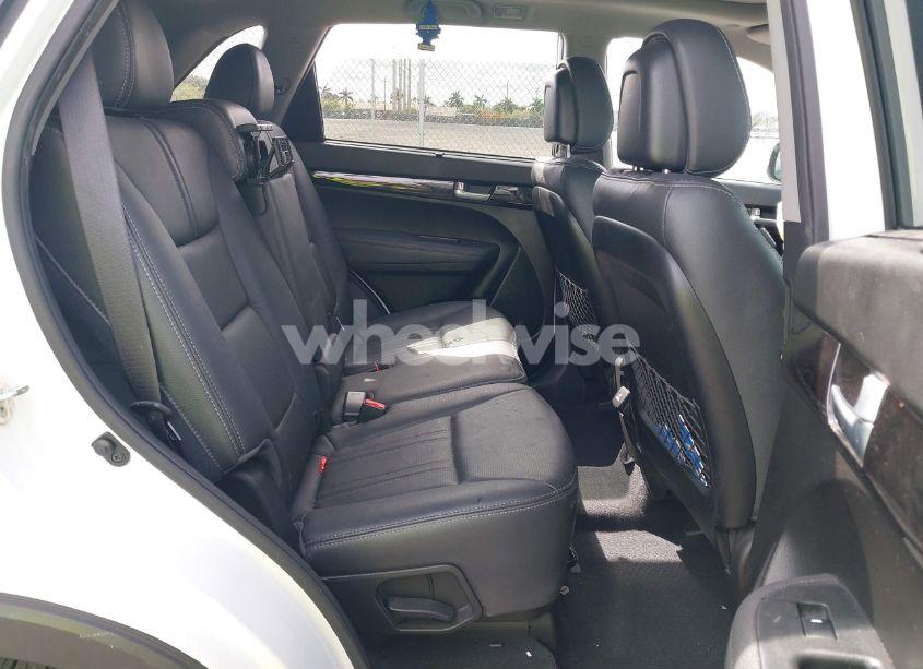 Photo 8 of 2014 Kia Sorento EX V6 (VIN 5XYKU4A7XEG480338)