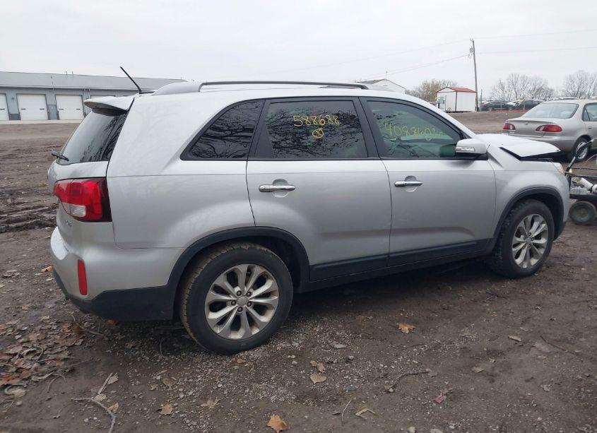 Photo 13 of 2015 Kia Sorento EX V6 (VIN 5XYKU4A7XFG588668)