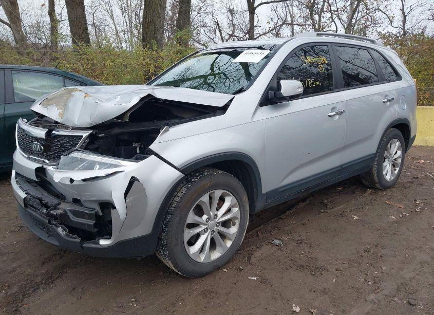 Photo 6 of 2015 Kia Sorento EX V6 (VIN 5XYKU4A7XFG588668)