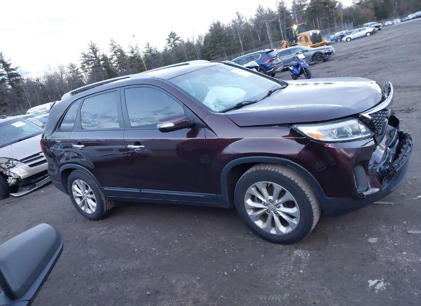 Photo 13 of 2015 Kia Sorento EX V6 (VIN 5XYKU4A7XFG612306)