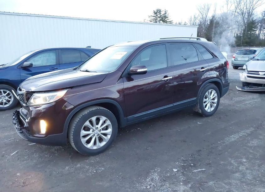 Photo 2 of 2015 Kia Sorento EX V6 (VIN 5XYKU4A7XFG612306)