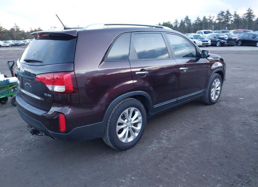 Photo 4 of 2015 Kia Sorento EX V6 (VIN 5XYKU4A7XFG612306)