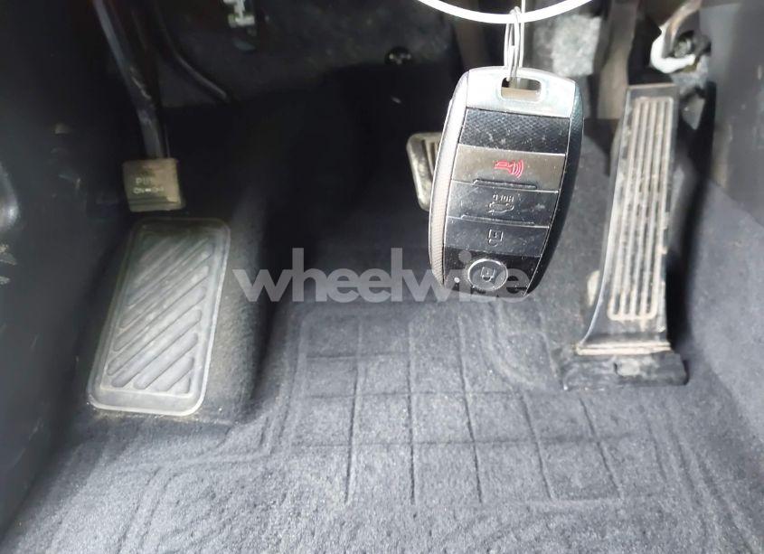 Photo 11 of 2015 Kia Sorento EX V6 (VIN 5XYKU4A7XFG638114)