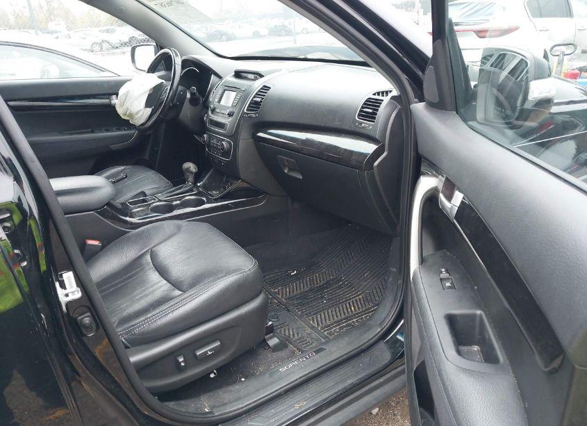 Photo 5 of 2015 Kia Sorento EX V6 (VIN 5XYKU4A7XFG659755)