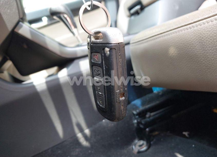 Photo 11 of 2011 Kia Sorento EX (VIN 5XYKUCA10BG003127)